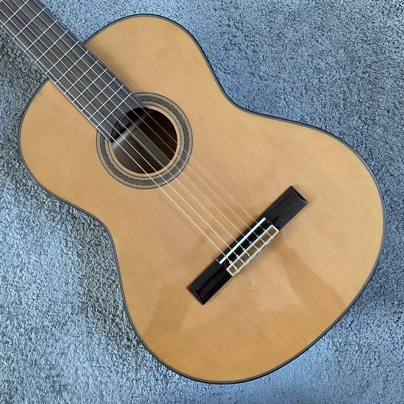 Tamamen Masif Gövdeli 39' Klas - Dobro Resonator Guitar incelemesi ve fiyatı