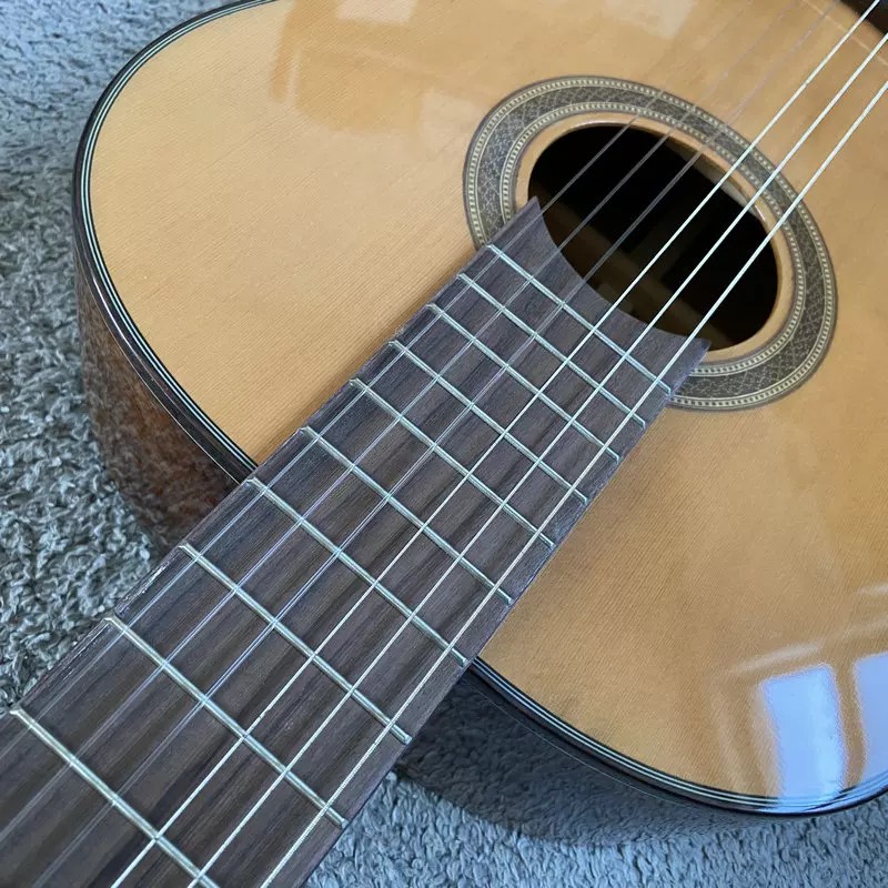 Tamamen Masif Gövdeli 39' Klas - Dobro Resonator Guitar incelemesi ve fiyatı